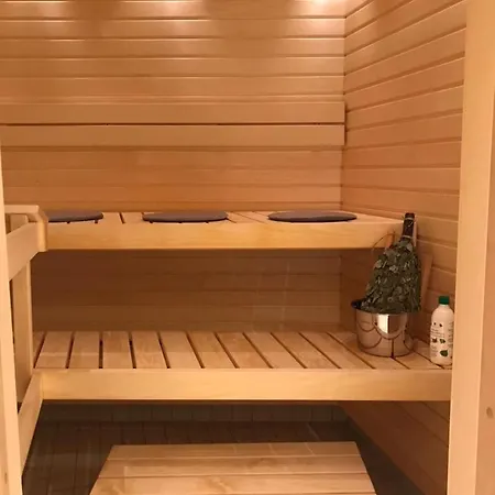 아파트 Upea Huoneisto Helsingin Keskustassa 헬싱키